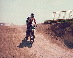 1980 01 kim 042  1980 Joaquim Suñol (Montesa Cappra VE 250) en el Circuito de Motocross de Les Franqueses (Barcelona) Estrenando la Cappra VE 250 : joaquim suñol, 1980, les franqueses, circuito, montesa cappra 250 VE